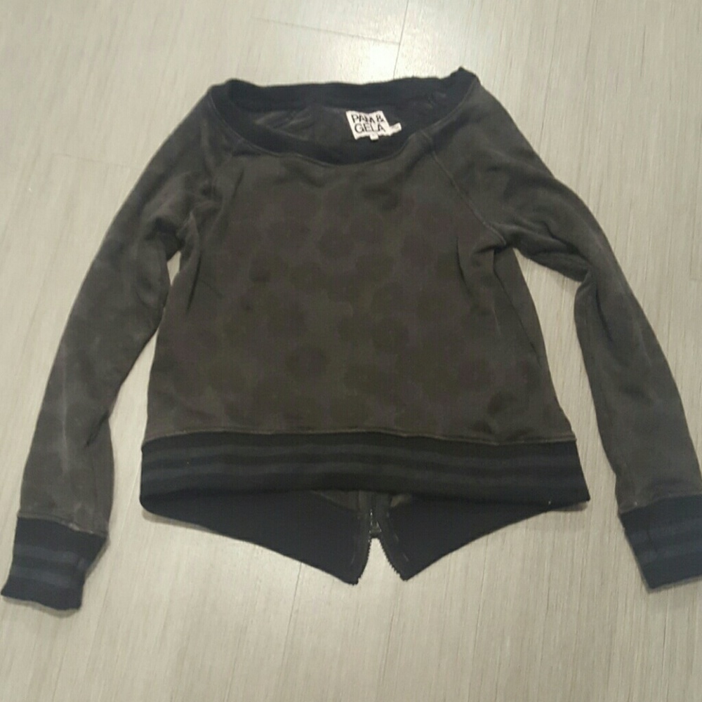 Pam & Gela gray floral sweatshirt